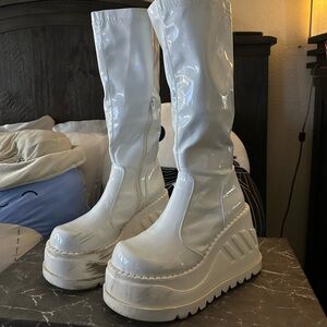 DEMONIA STOMP 200 BOOTS
FAIRLY USED